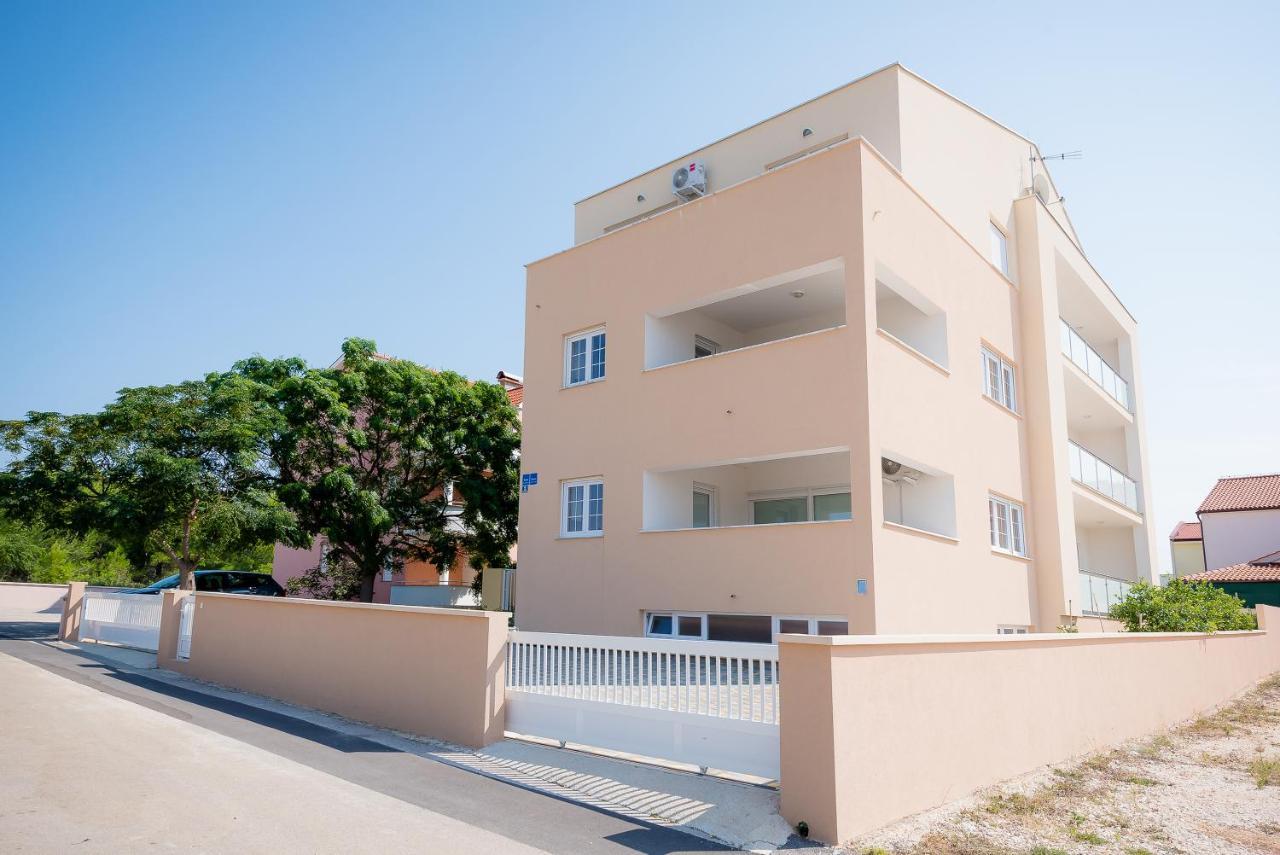 Apartments Sandrina Vrsi Esterno foto