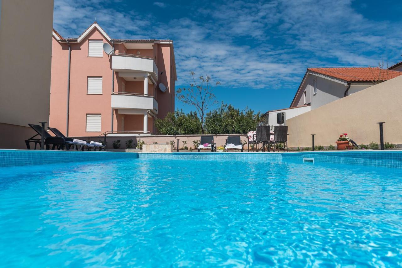 Apartments Sandrina Vrsi Esterno foto
