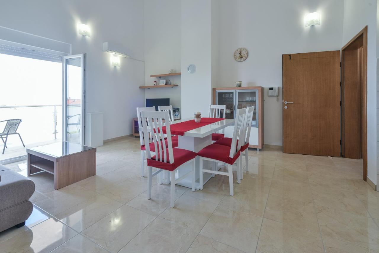 Apartments Sandrina Vrsi Esterno foto